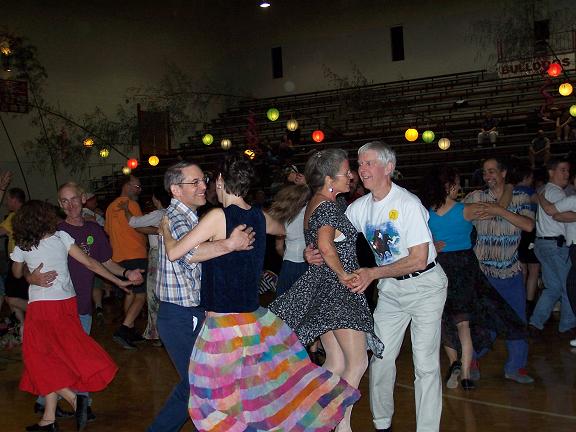 Pigtown Fling dancers